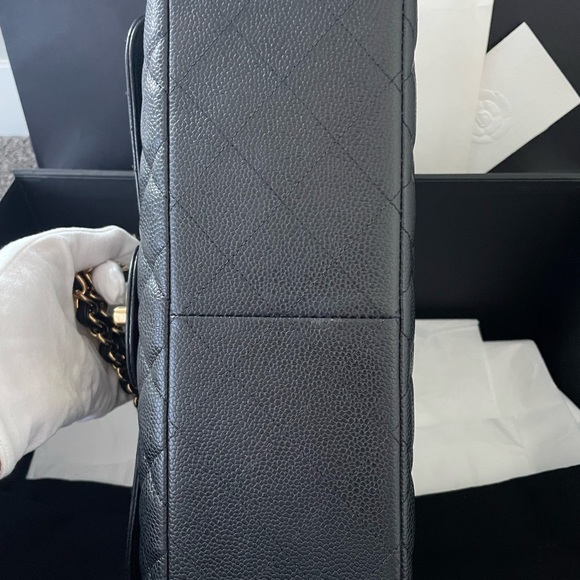 ✨Chanel Classic Jumbo Double Flap✨Black, Caviar, Gold Hardware - Picture 2 of 10